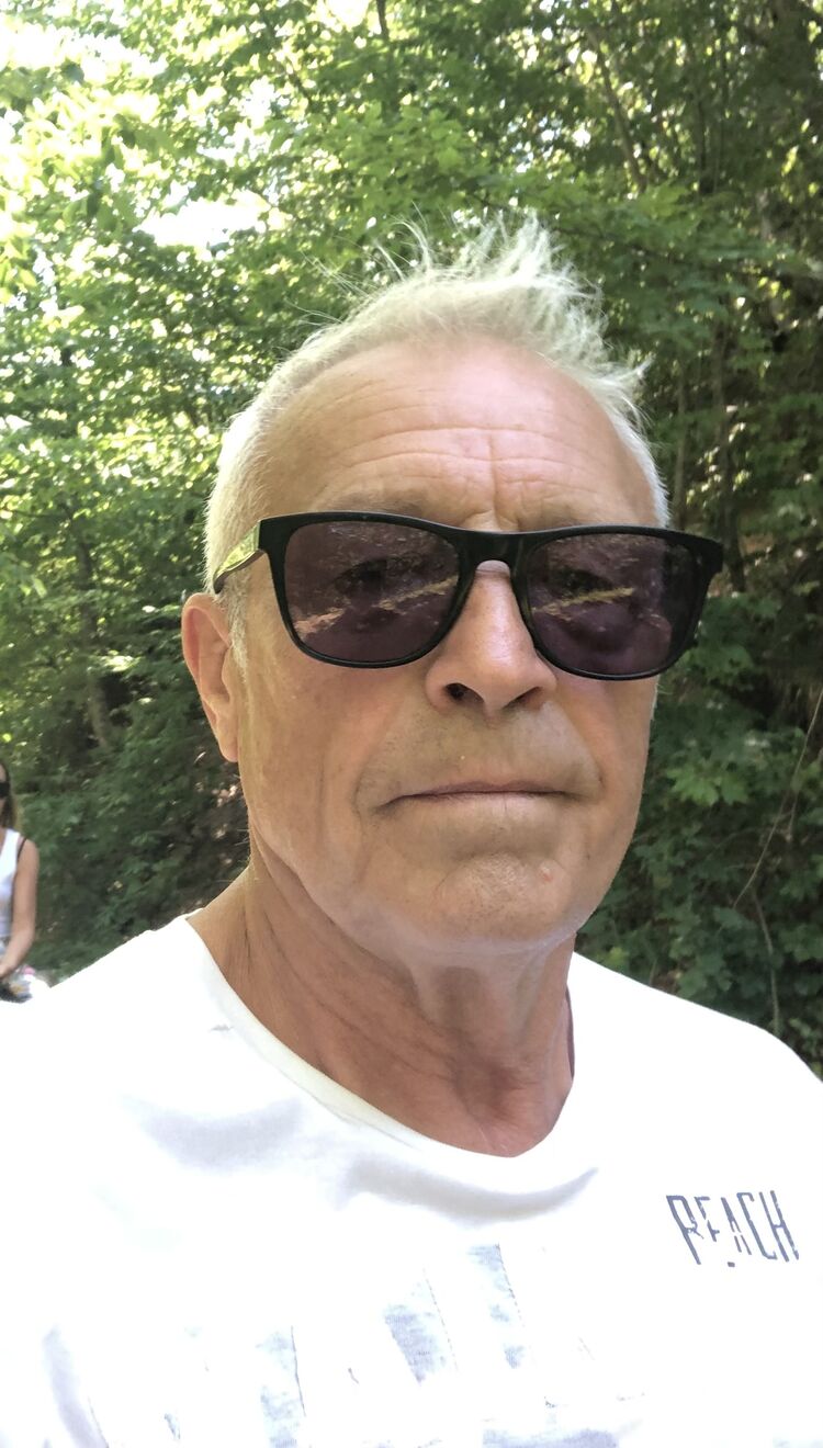  ,   Alex, 52 ,   ,   