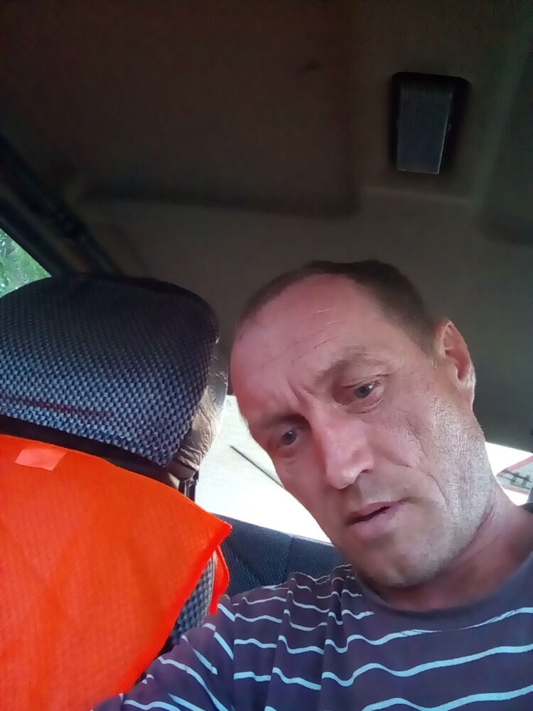  12437939  Sergei, 49 ,    