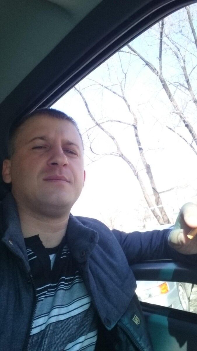  ,   Viktor, 40 ,  