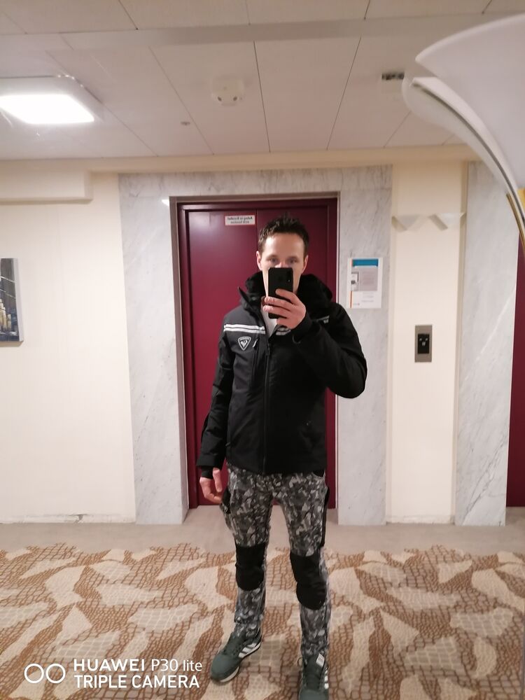  37448829  Vlad, 38 ,    
