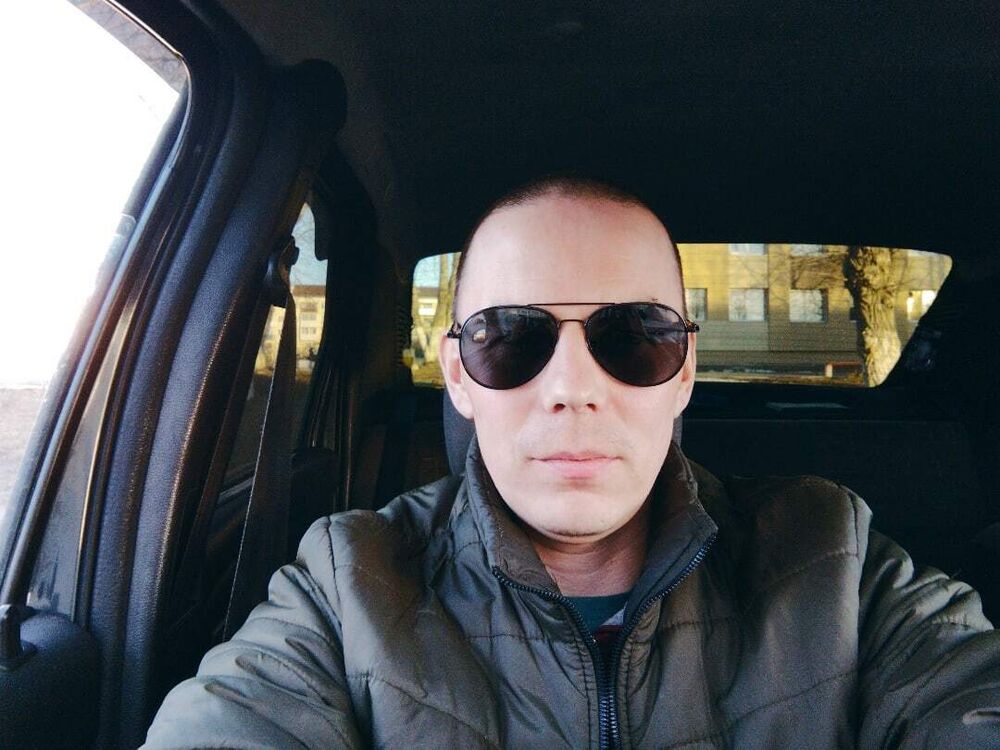  33644179  Georgiy, 37 ,    