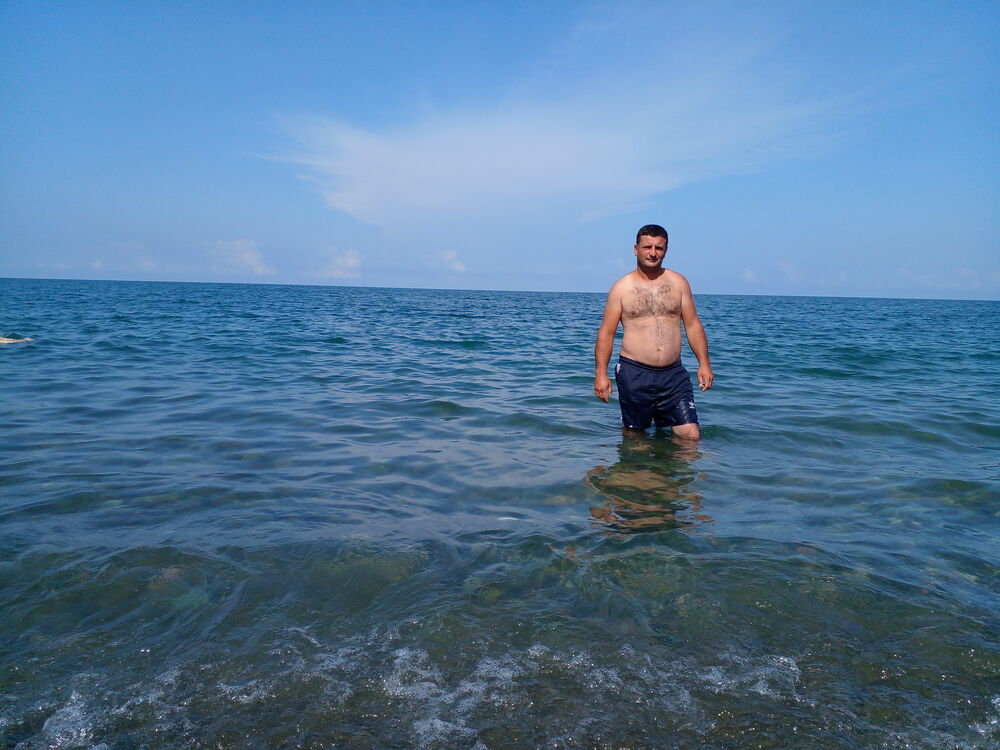  23908819  Artur, 40 ,    