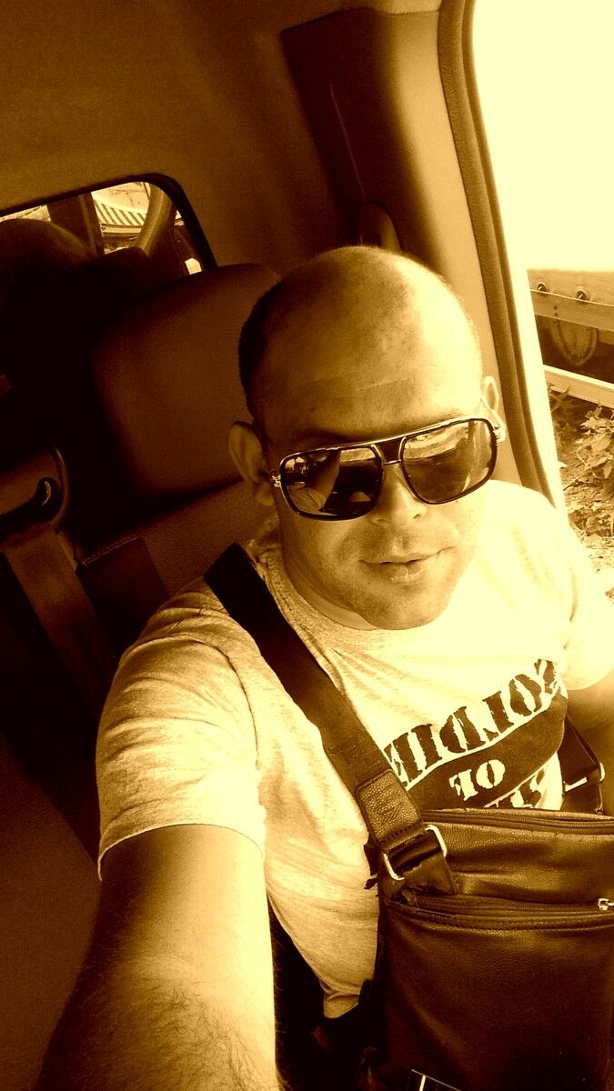  16742669  Igor, 37 ,    