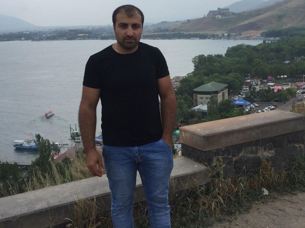  31410629  Arsen, 33 ,    