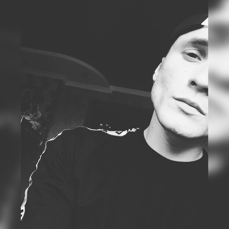  24287909  Denis, 30 ,    
