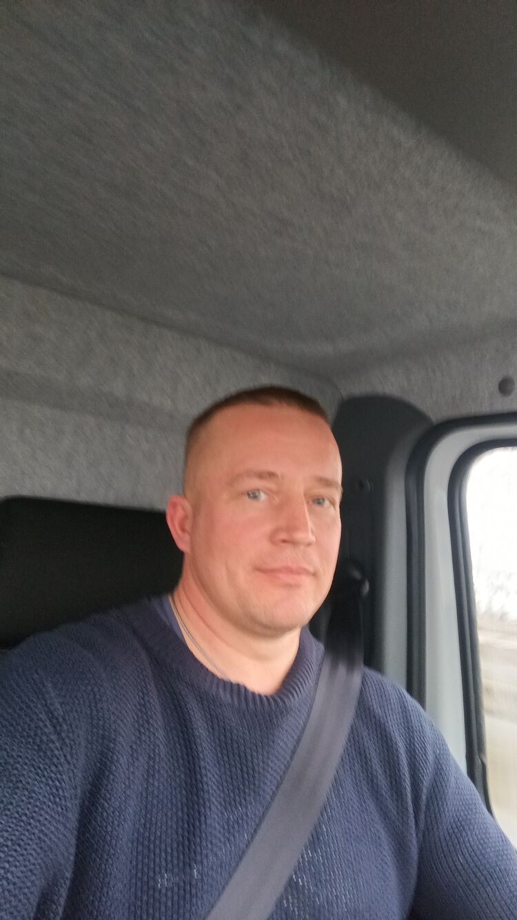  49928579  , 40 ,    