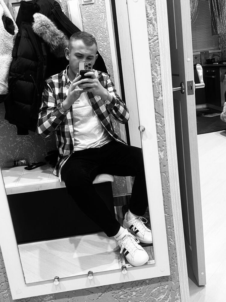  45428769  Artem, 29 ,    