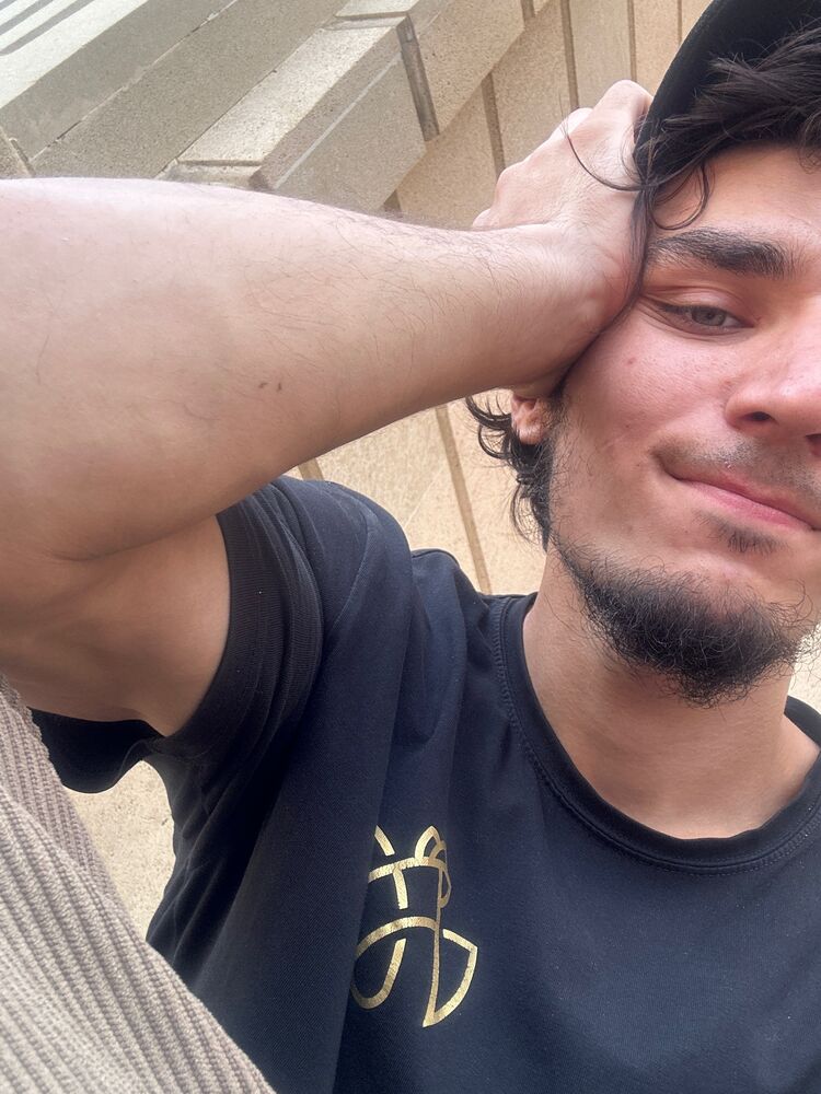  ,   Maksim, 23 ,   ,   