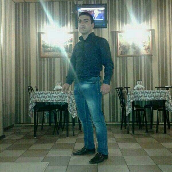  ,   Armen, 33 ,   ,   , c 