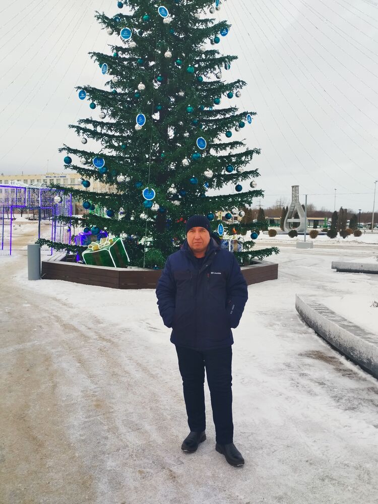 ,   Xamdam, 48 ,     