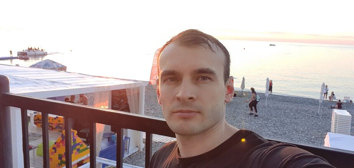  21518799  Andrey, 39 ,    