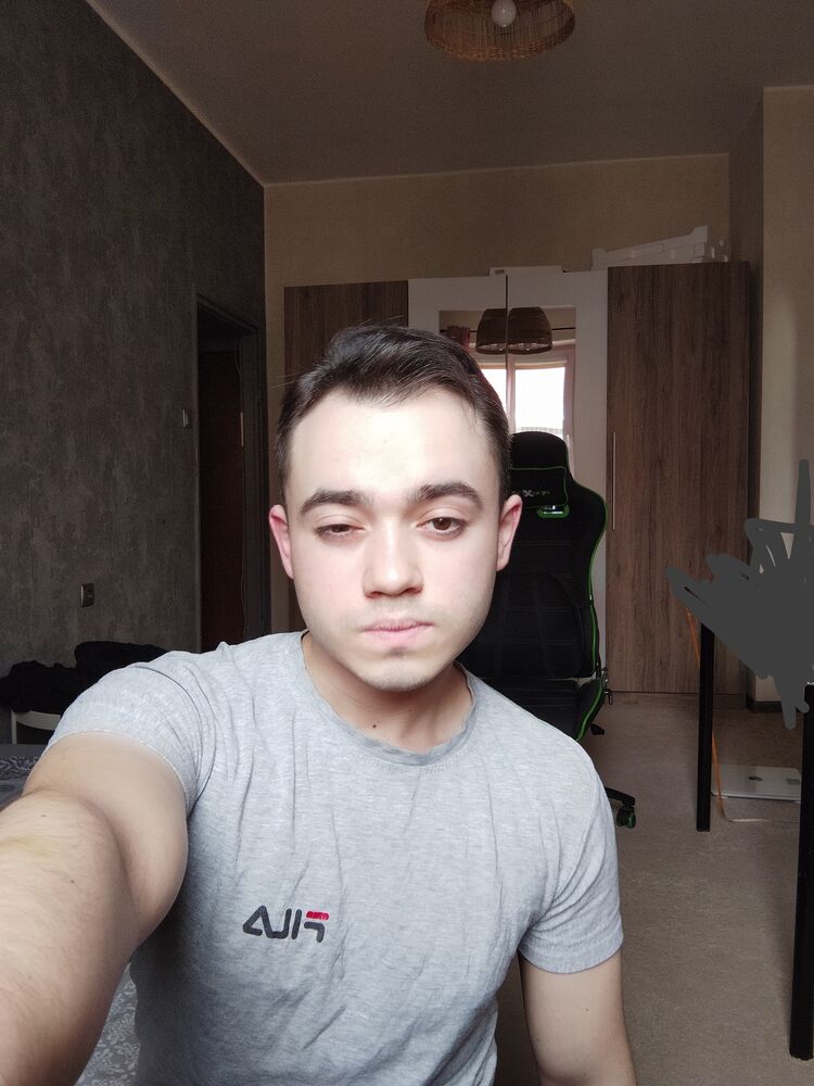  42596649  Dan, 23 ,    