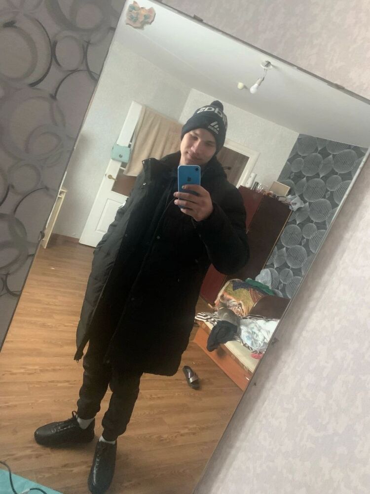  54008269  Denis, 28 ,    