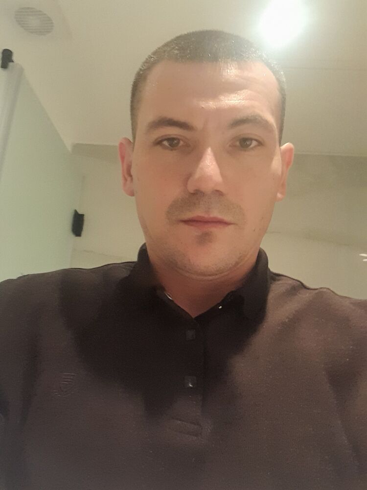  ,   Lawyer, 35 ,   ,   , c 