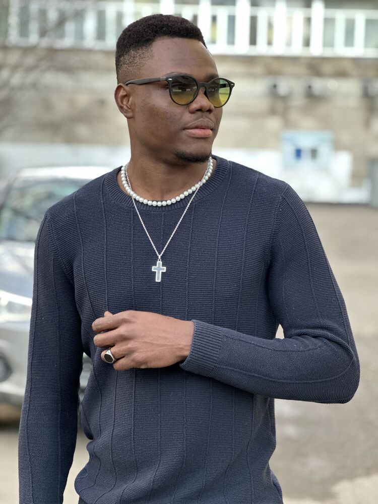  33531989  James, 28 ,    