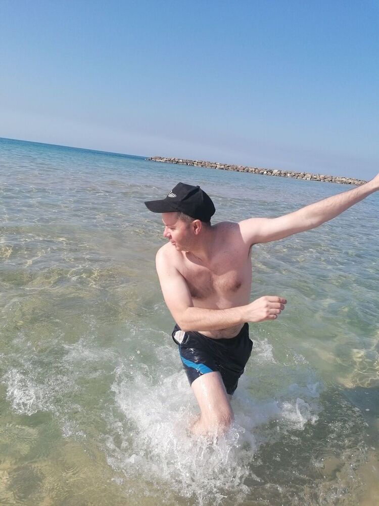  ,   Boris, 42 ,   ,   , c , 