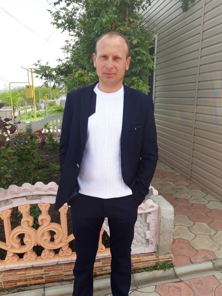  20152349  Alexandru, 45 ,    
