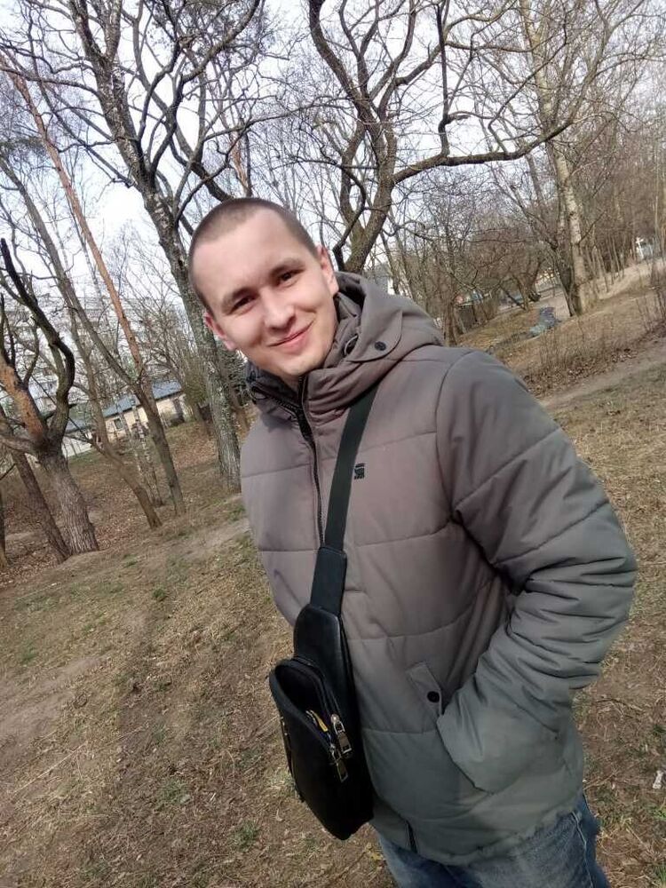  22065979  Roman, 31 ,    