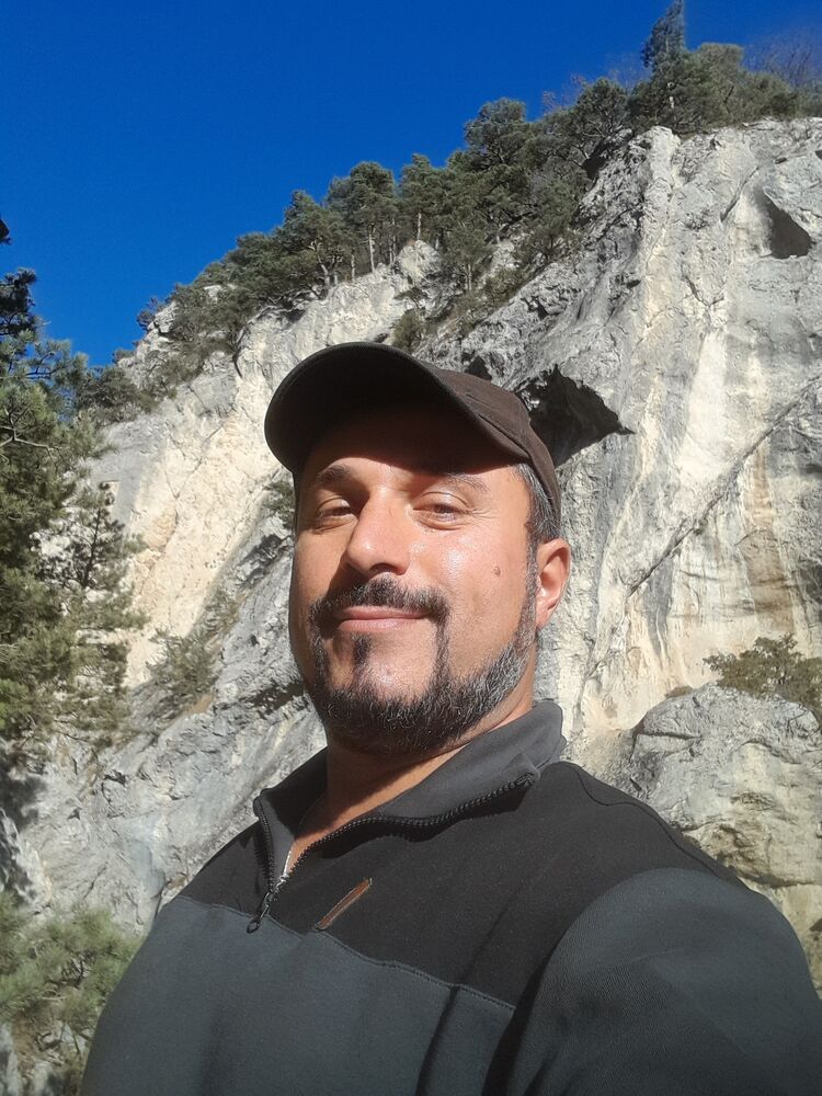  ,   Levan, 44 ,   ,   , c 