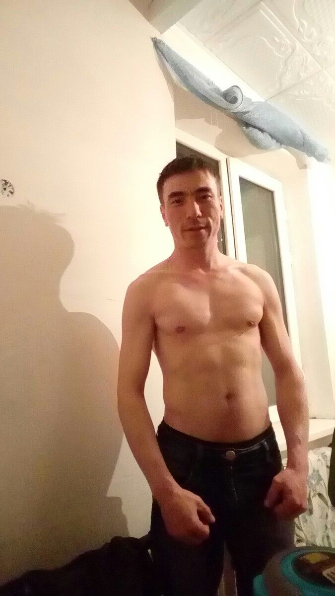  9431439  Damir, 40 ,    