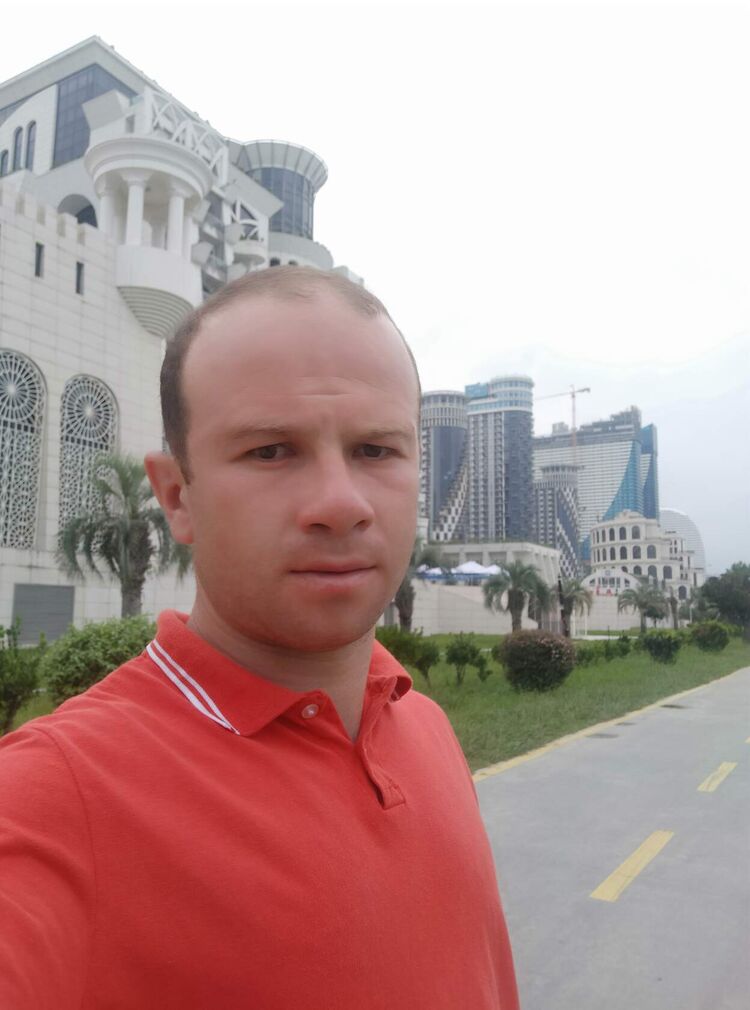  40687799  Alex, 45 ,    