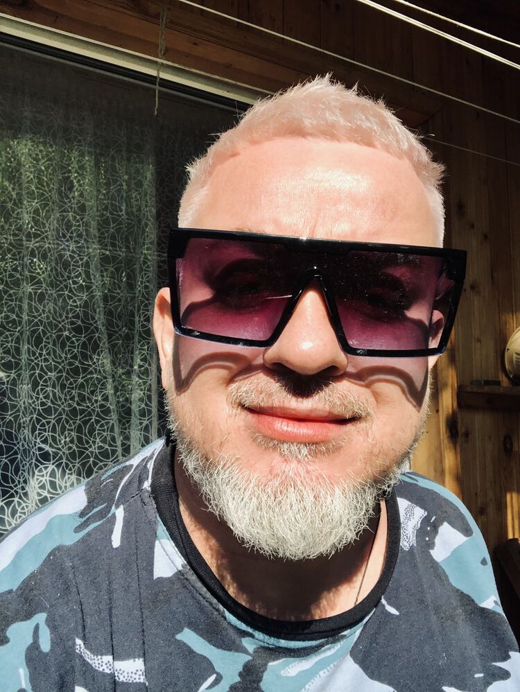   ,   Ron, 45 ,   ,   