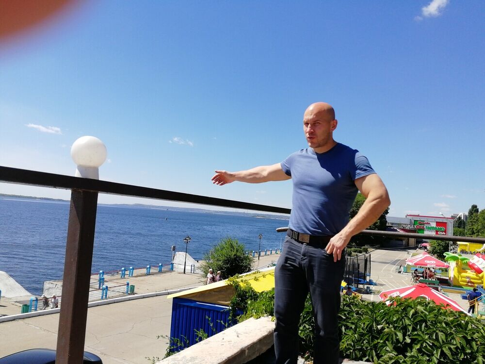  ,   Igor, 44 ,   ,   , c 