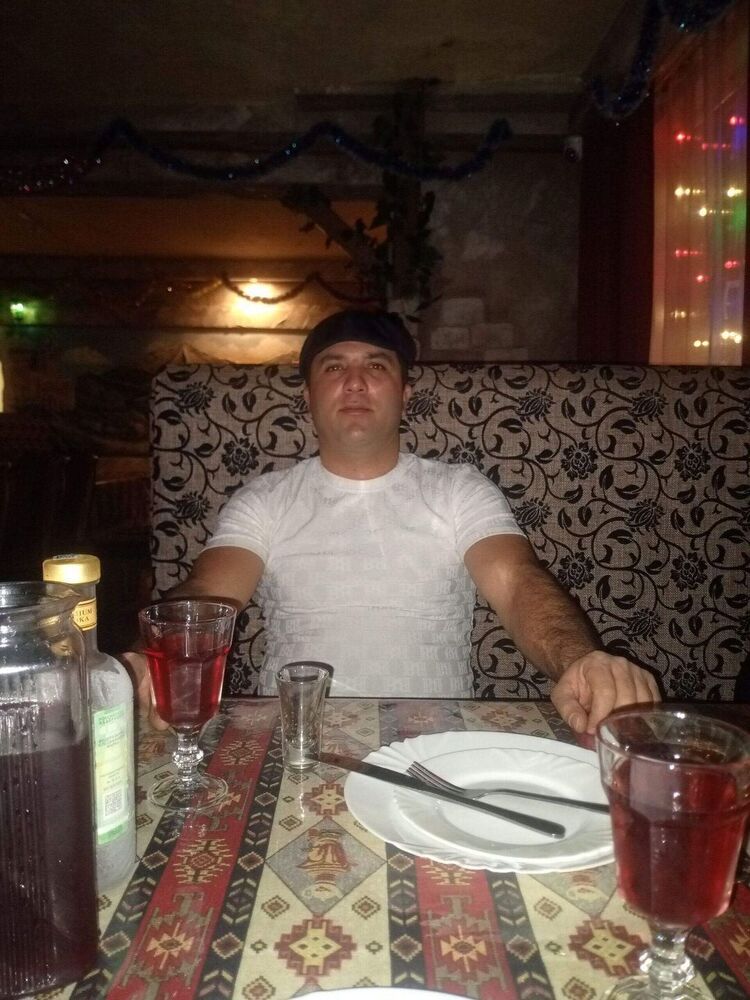  54452759  Vusal, 37 ,    