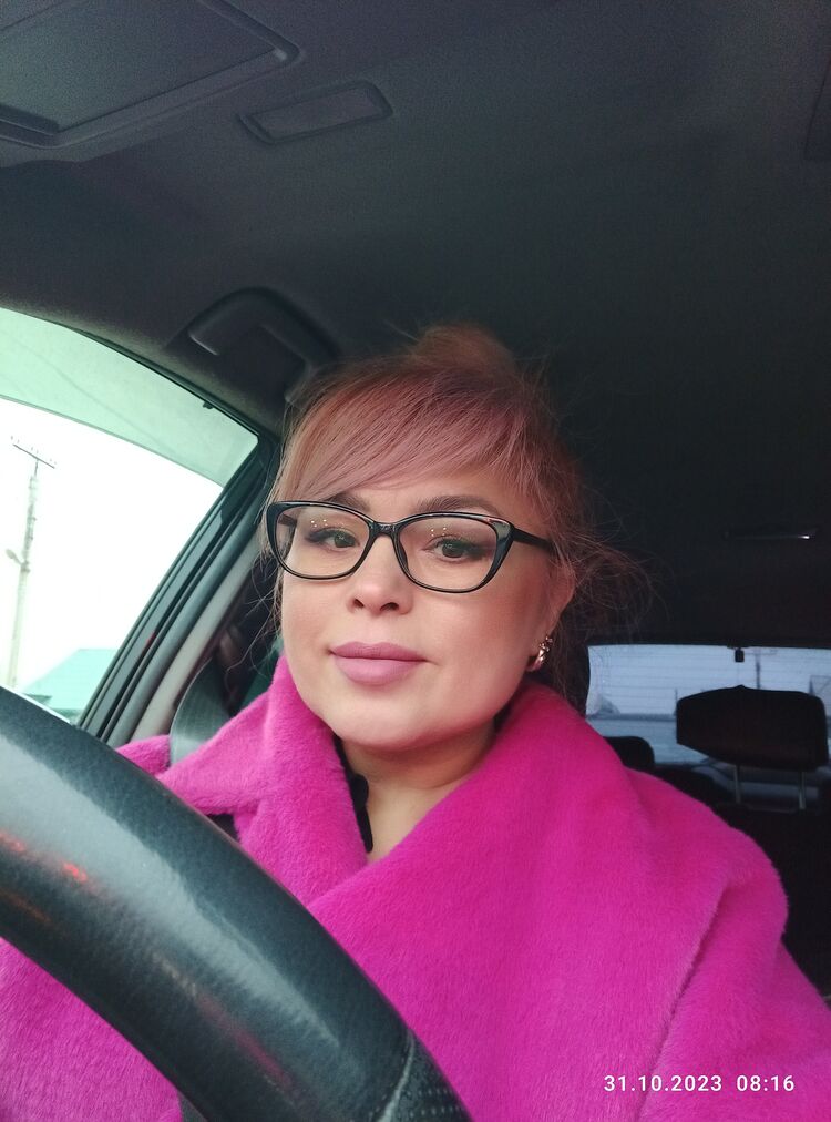  ,   Yanina, 50 ,   c 