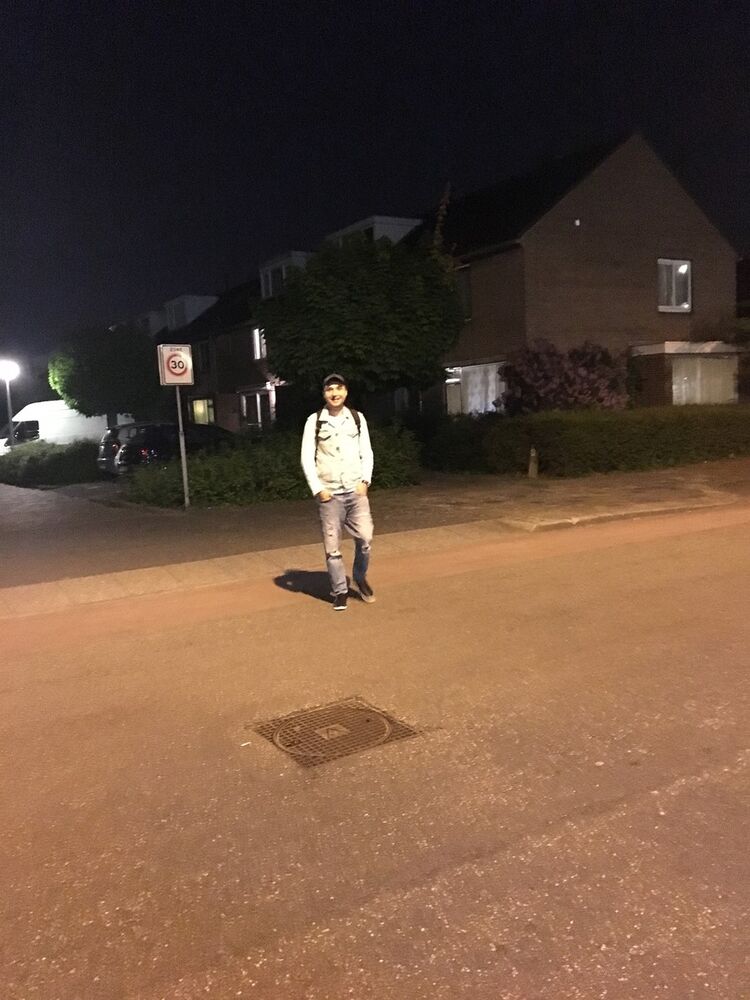  12749149  Irakli, 39 ,    