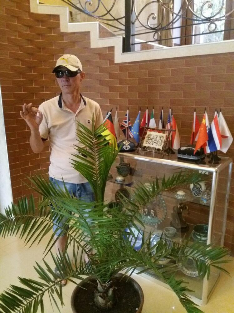 22063409  Alex Geinze, 50 ,    