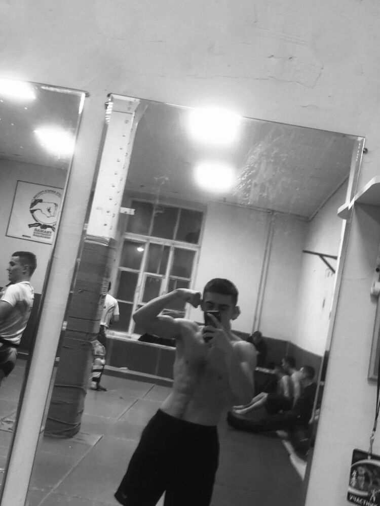  40689349  , 24 ,    -