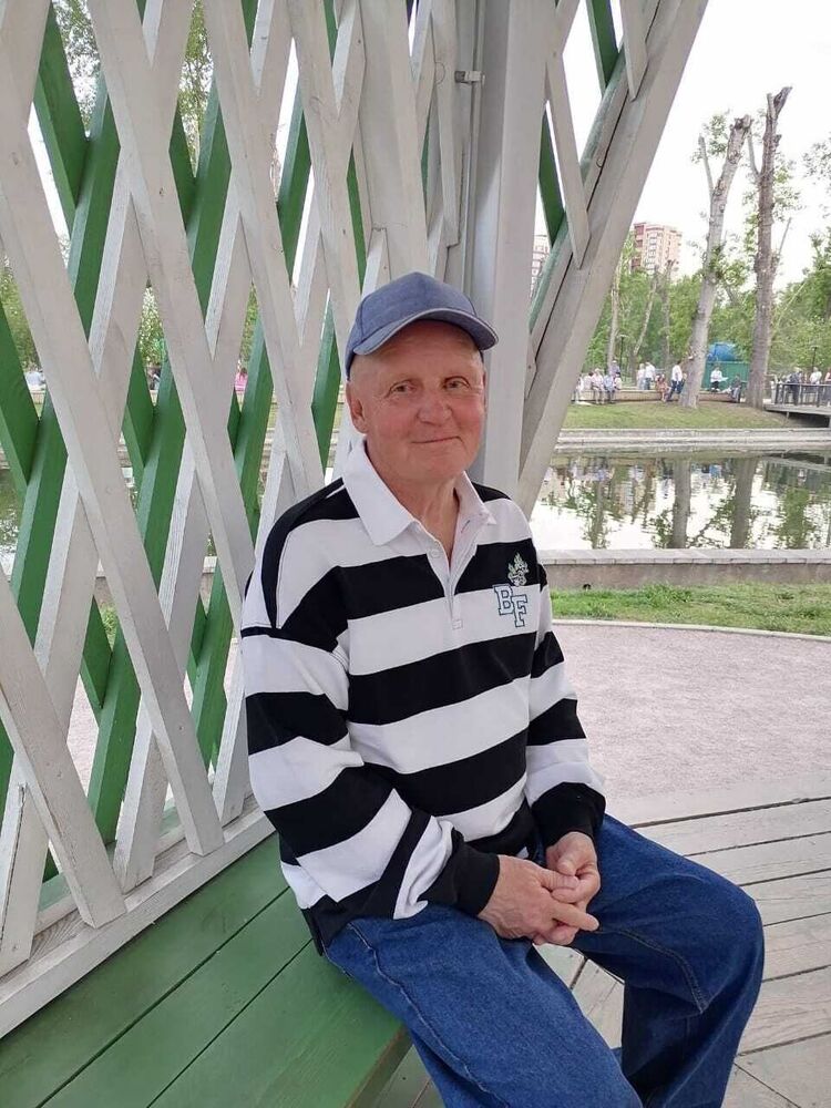  ,   Viktor, 64 ,   