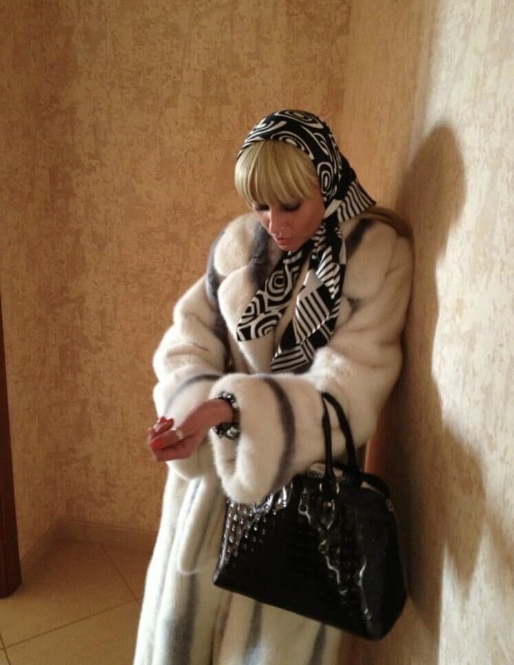  42223619  Gulnara, 48 ,    