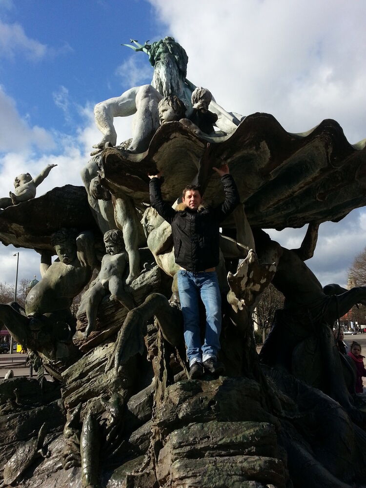  ,   Tomas, 46 ,   ,   , c 
