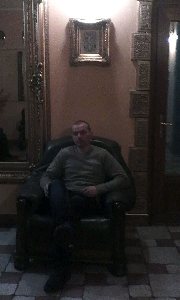  43586619  Ivan, 34 ,    