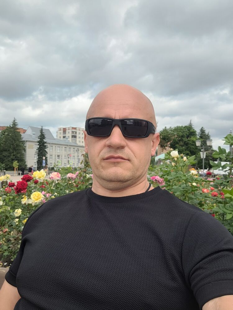  47922889  Sergei, 45 ,    