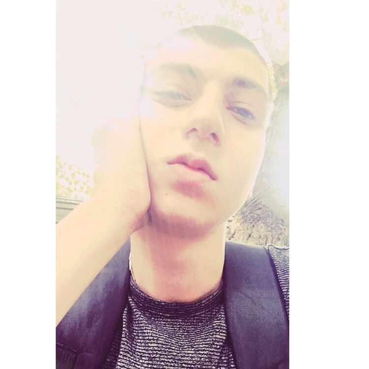  ,   Leon, 26 ,   ,   , c 
