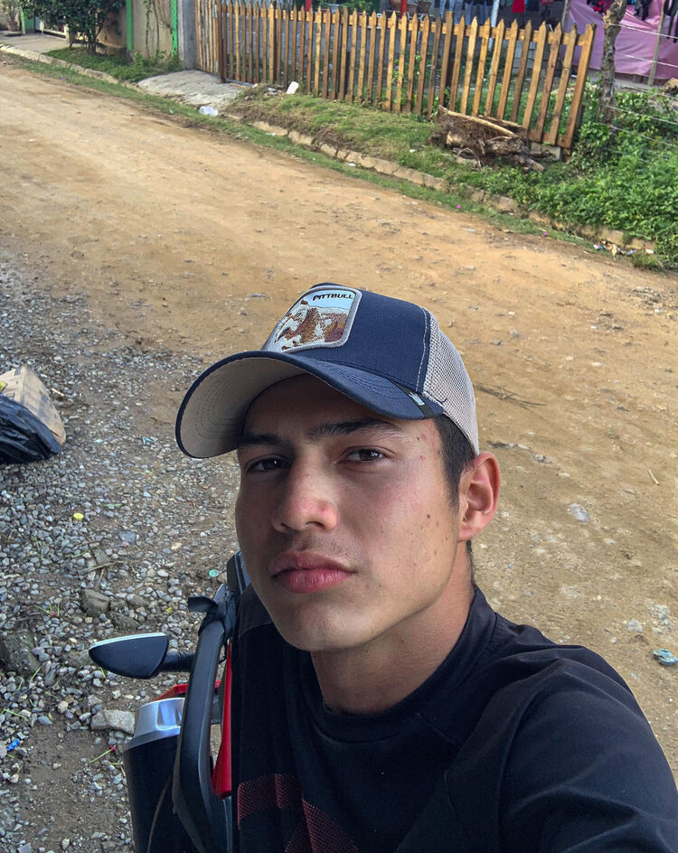  38065889  German, 23 ,    