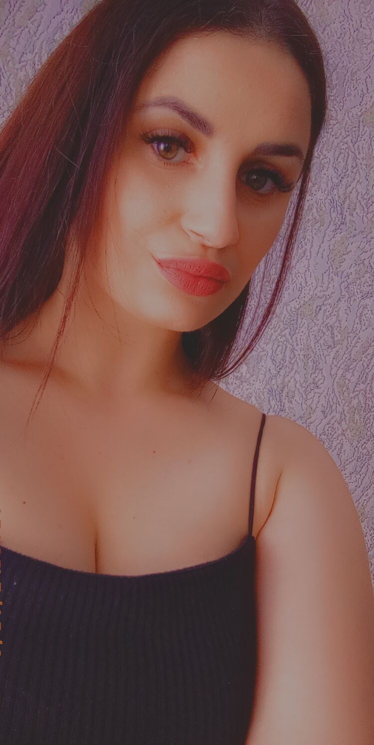 46592459  Karina, 25 ,    