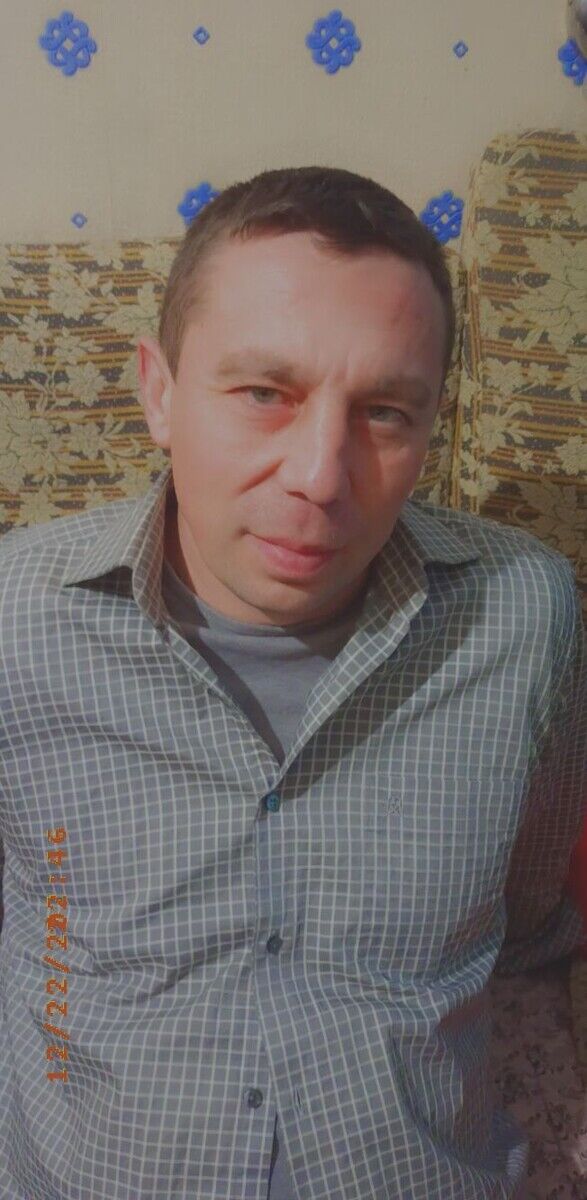  21913319  Yuriy, 47 ,    