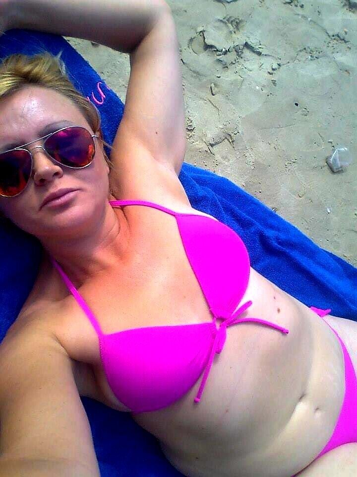  21906169  ELENA, 51 ,    