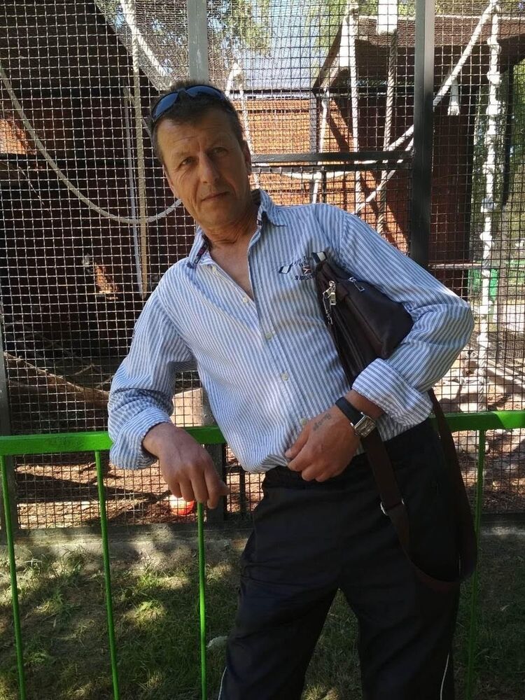  13070499  Vova, 64 ,    
