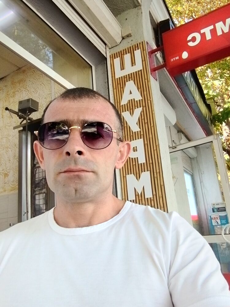  ,   Karen, 43 ,   ,   