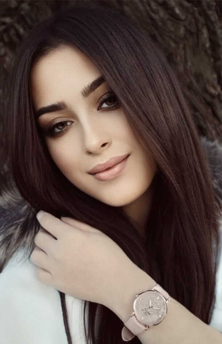  -,   Adriana, 22 ,  