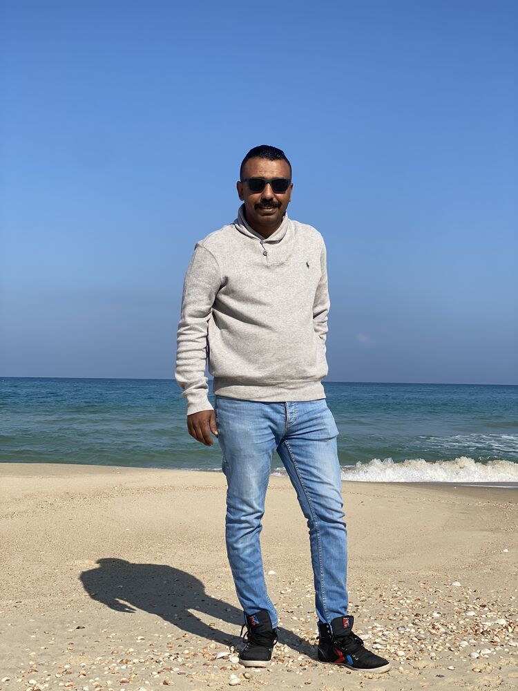  37737039  Sayed, 37 ,    