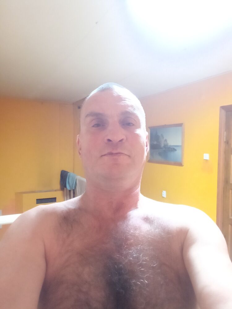  31047749  Eduard, 54 ,    