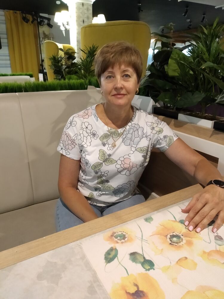  51953679  Tatiana, 61 ,     