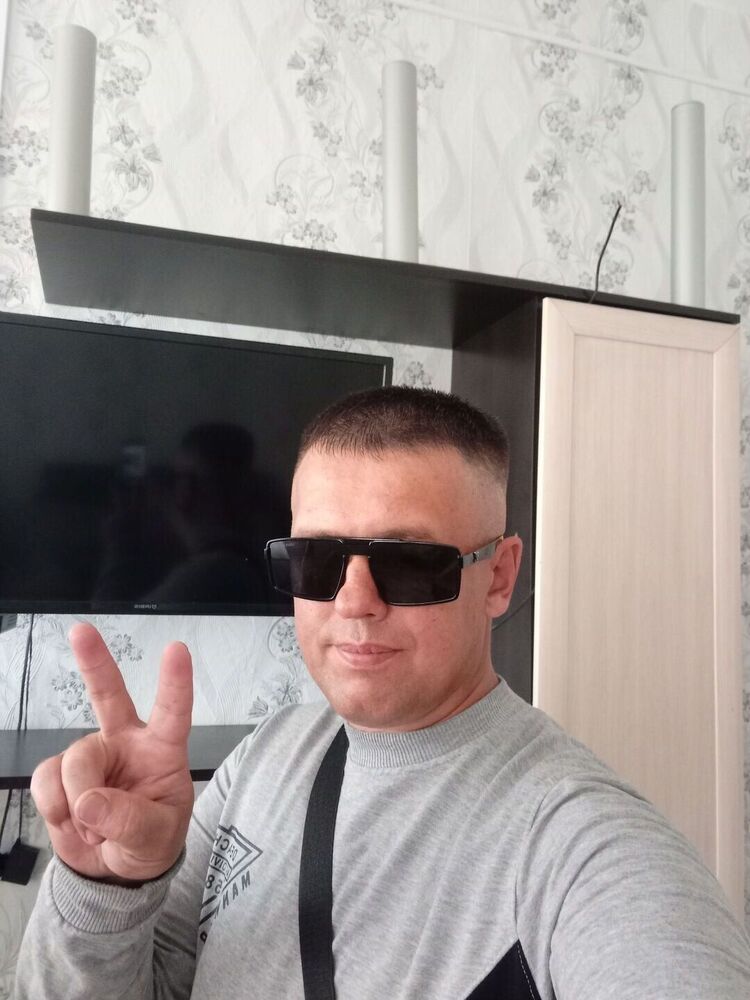  52976199  , 40 ,    -