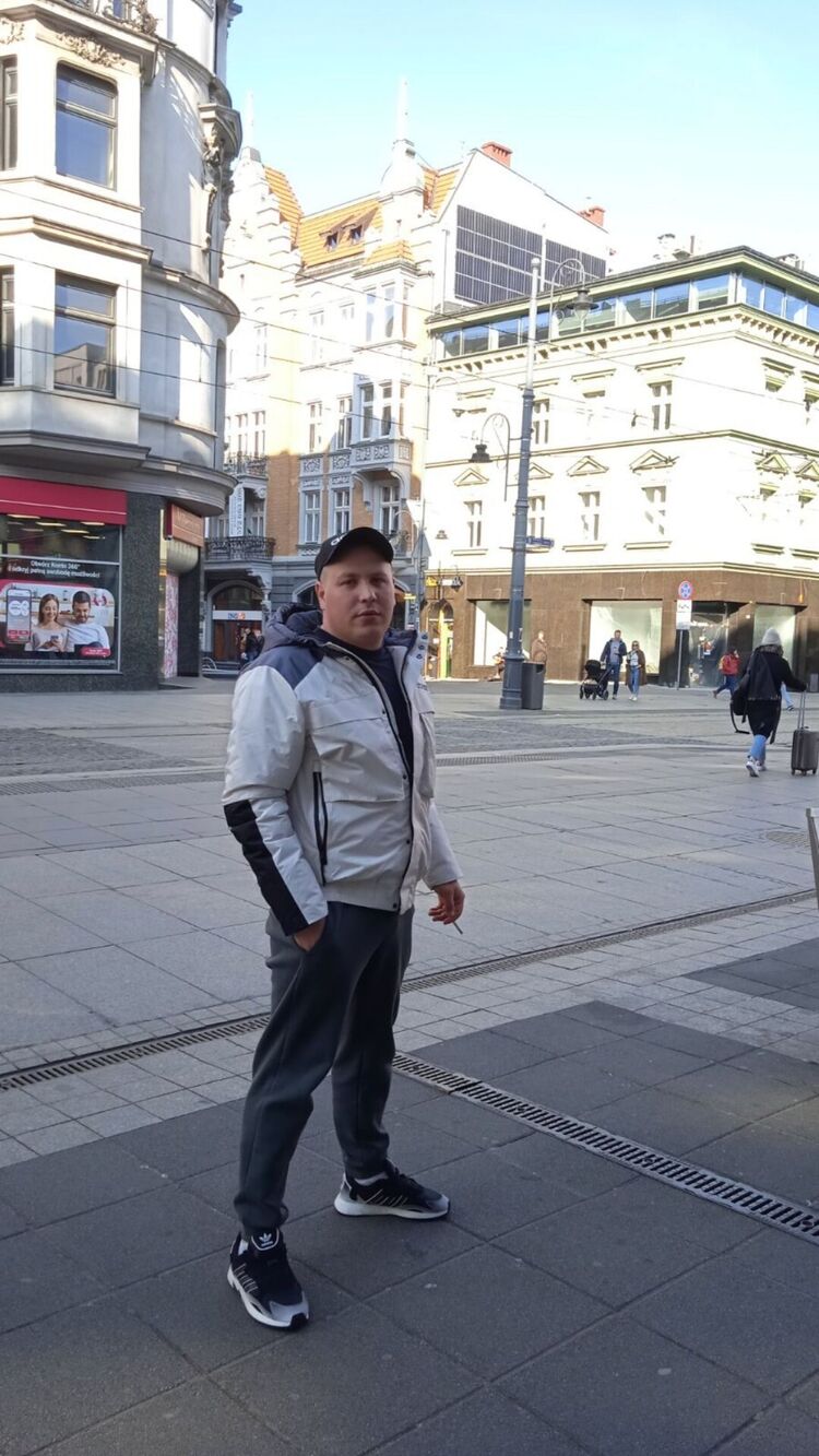  44453319  VICTOR, 28 ,    Bielany Wroclawskie